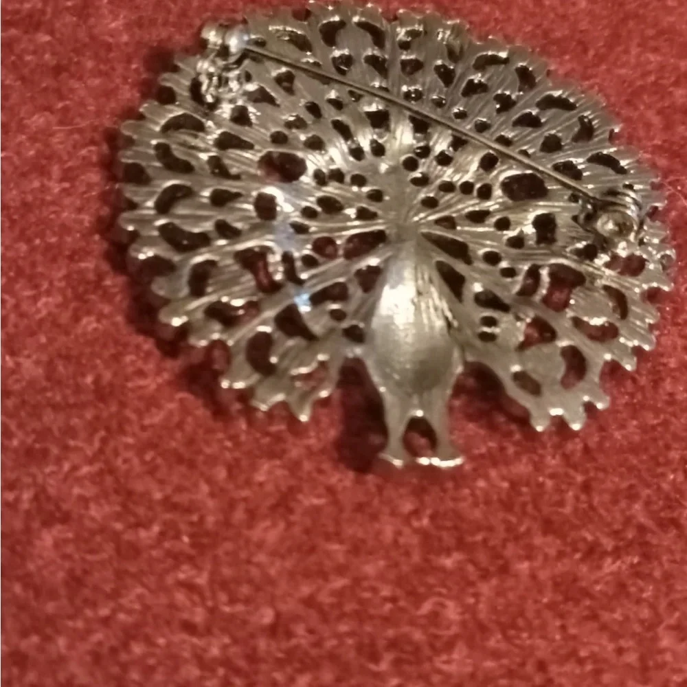 Beautiful Vintage Peacock Brooch